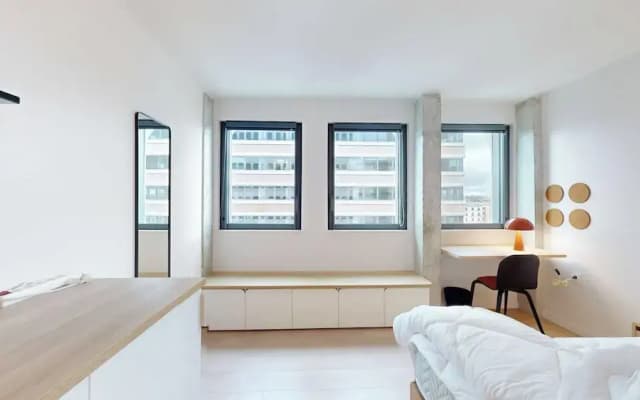 Room 1211 in a Premium Residence- Sport/laundry - photo 2
