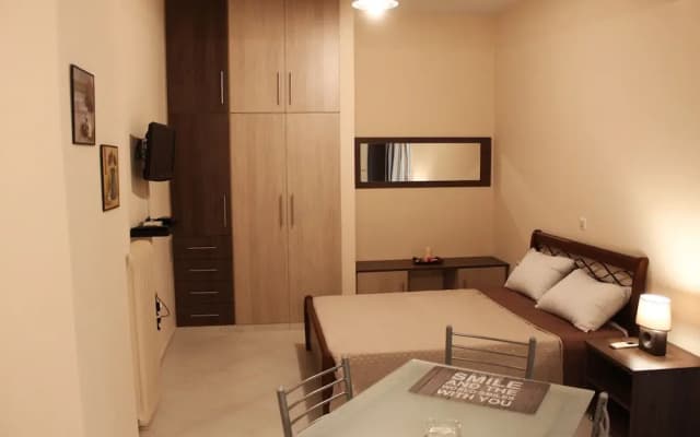 Studio in Pagkrati close to Euaggelismos metro - photo 2