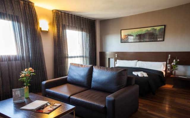 Hotel Tach Madrid Airport - photo 3