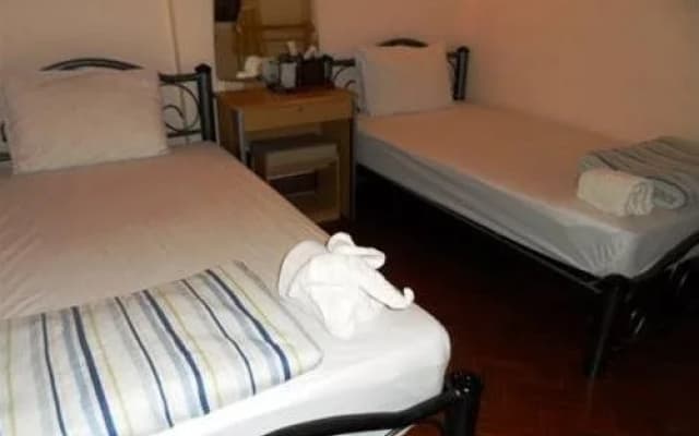 Huen Panicha Guesthouse - photo 4