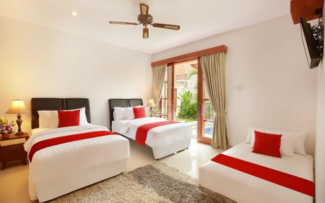 Lucia Villa Seminyak Beachside - photo 3
