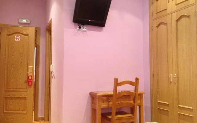 Hostal Las Fuentes - Adults Only - photo 2
