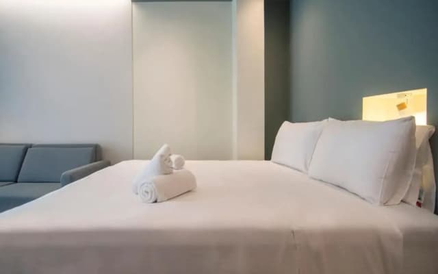 Athena Urban Retreat Apartment - photo 3
