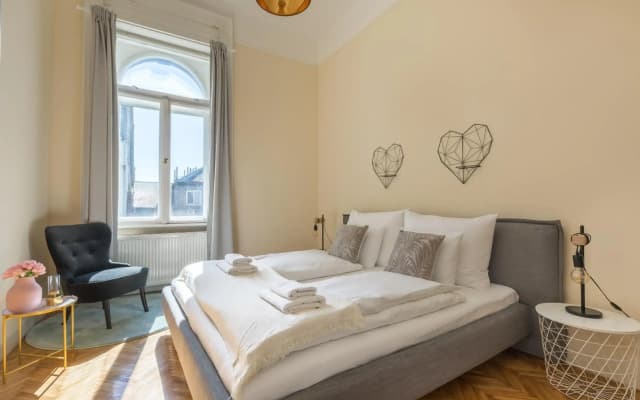 City Center Dream Home 2BR/2Bath - photo 4