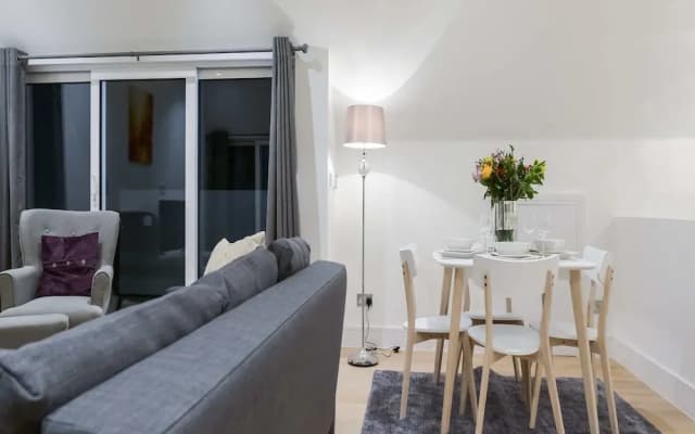 Ealing Studio Apartments - photo 3