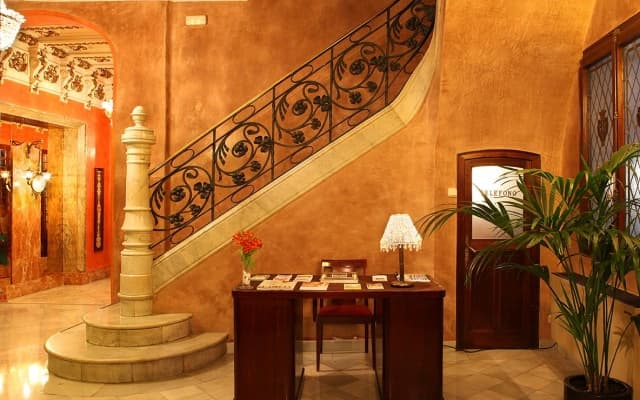 Nouvel Hotel - photo 2