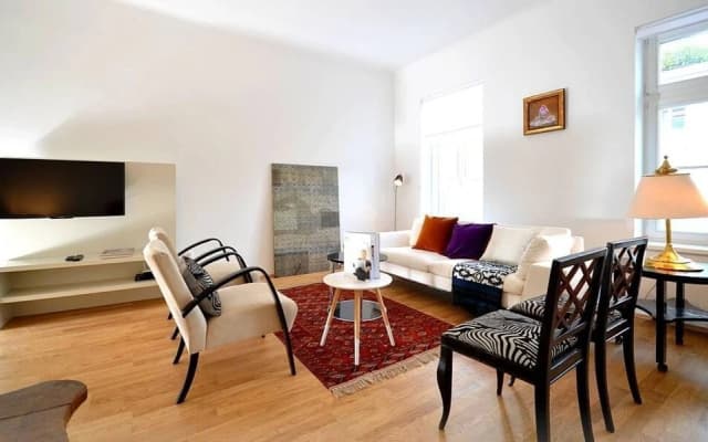 Vienna Residence Bright Apartment for 2 in Central but Quiet Location - photo 2