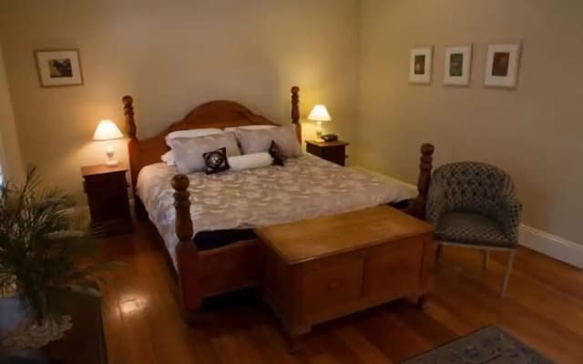 Tizzana Winery Bed & Breakfast - photo 4