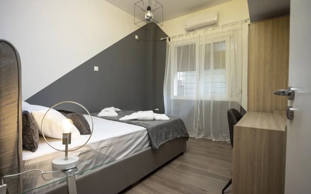 Intimate classy studio in Athens - photo 4