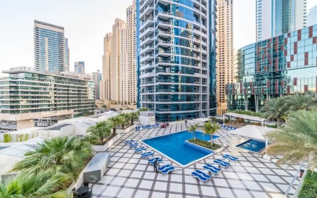 Stunning Apartment w Dubai Marina View - photo 4