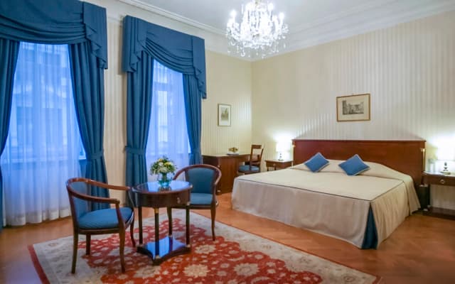 Ambassador Hotel - photo 3