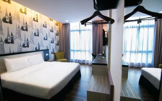 Indra Hotel - Boutique Suites - photo 3