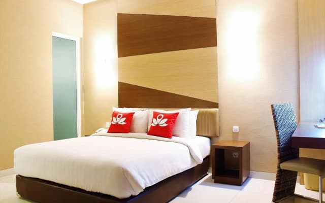 ZEN Rooms Cideng Timur Raya - photo 5