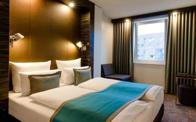Motel One Berlin-Bellevue - photo 3