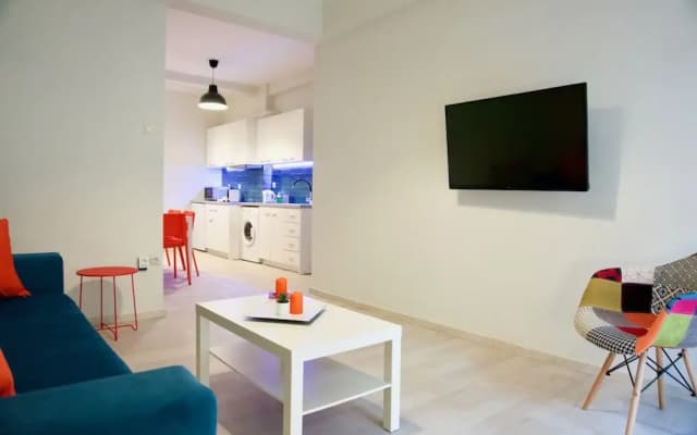 Modern Apt next to Archaeological Museum - photo 3