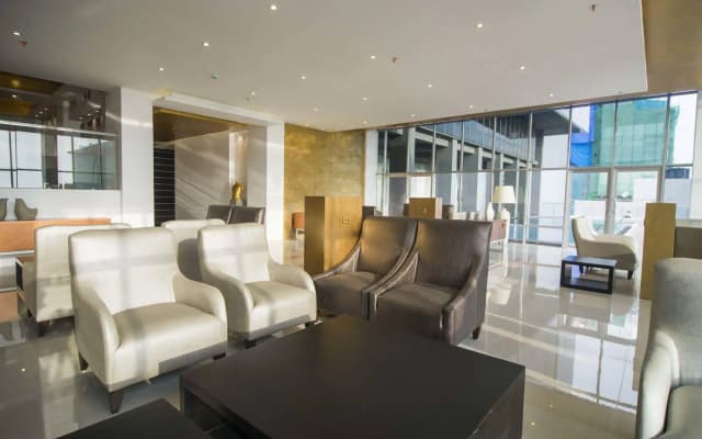 Platinum One Suites - photo 2