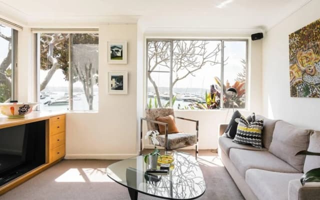 Waterfront Apartment Brimming With Inspirational Artwork - photo 2