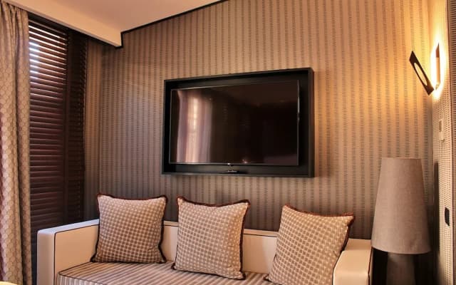 RSH Spanish Steps Luxury Apartment - photo 2