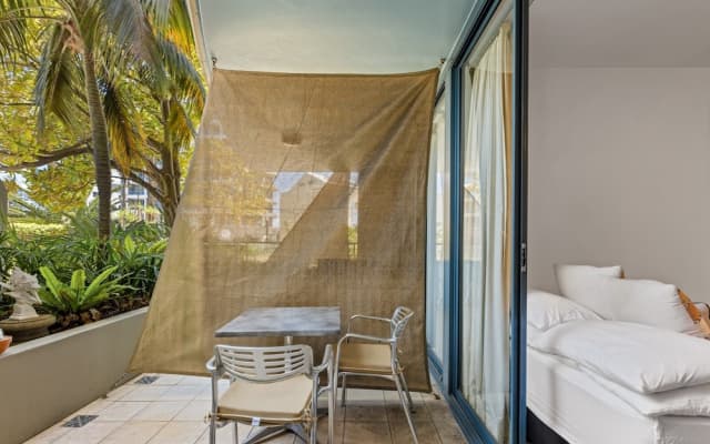 Beachside Studio With Pool and Gym Access - photo 5