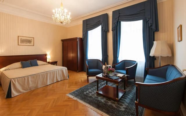 Ambassador Hotel - photo 4