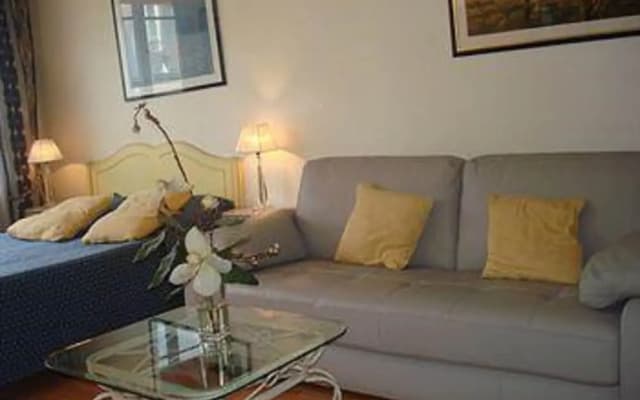 Quartier Latin (2) Apartment - photo 2