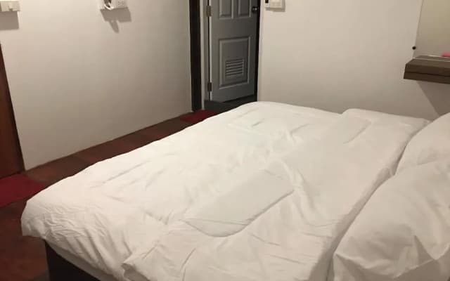 Hidden Sleep Lodge - photo 3