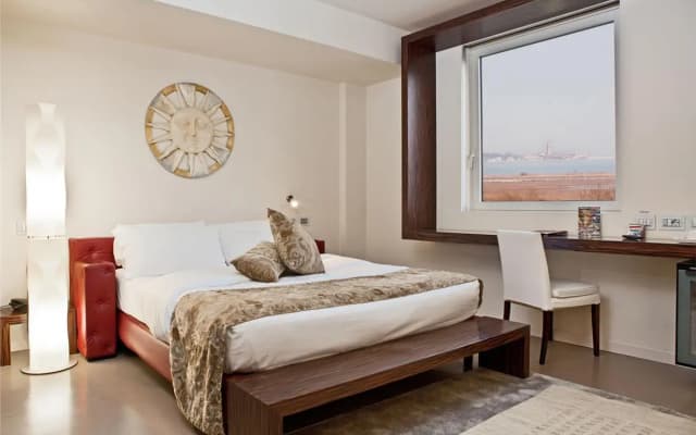 Antony Hotel - photo 4