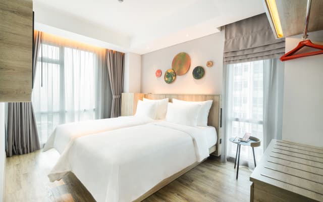 HARRIS Suites Puri Mansion Jakarta - photo 4