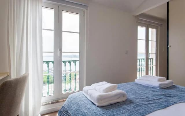 Chiado River View Deluxe Apartment - photo 3