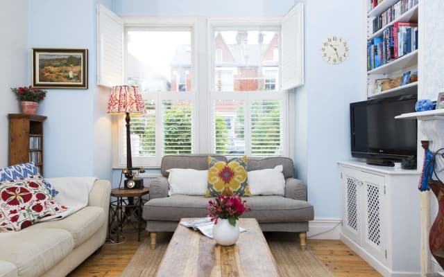 Gorgeous Modern 5BR Family Home - photo 3