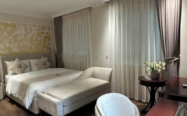 Jade Boutique Hotel - photo 2