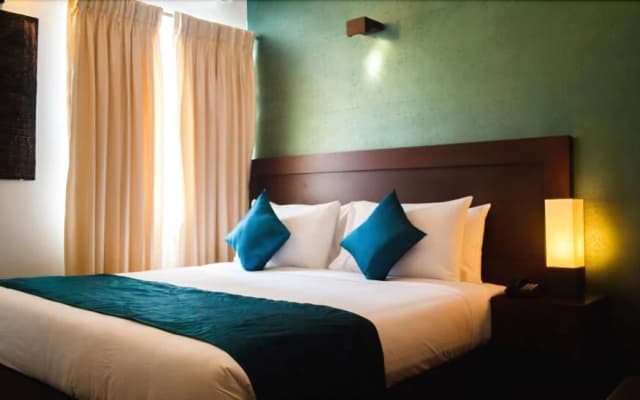 Ceylon City Hotel - photo 4