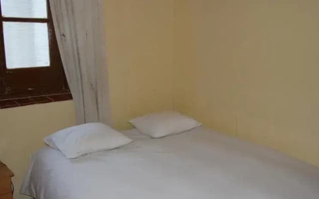 Hostal Roma - photo 5