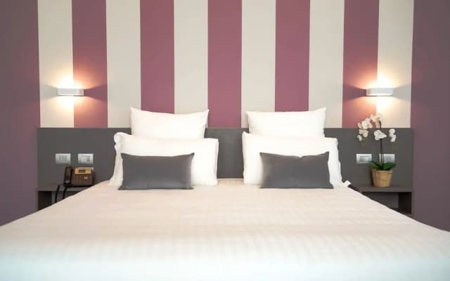 Sleep Tide Apartments - photo 2