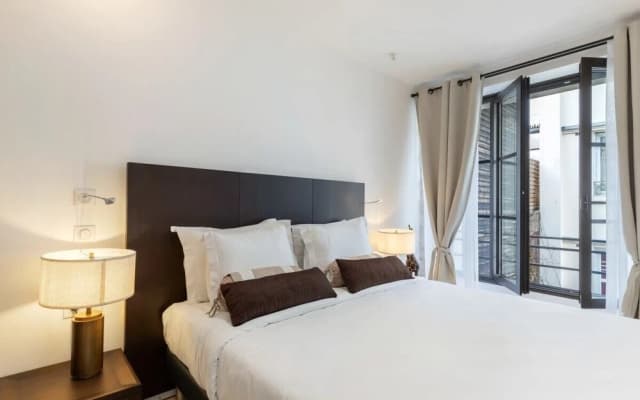 Stunning 2 Bed Apartment, Sleeps 4 - photo 4