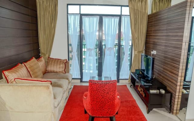 Spacious Hampton's Park Apartment with Working Space - photo 4