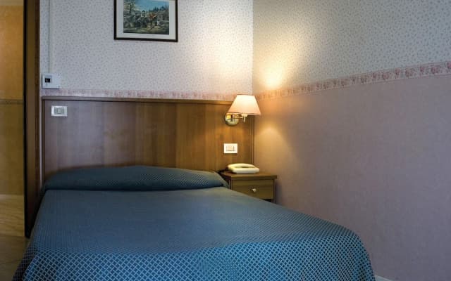 Hotel Salaria - photo 2