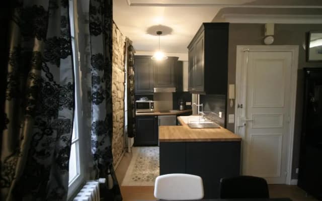 Paris Interiors Rentals - Le Marais Archives 2 Bdr - photo 2