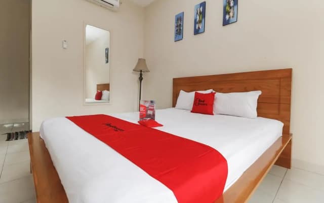 RedDoorz Plus near Cibubur Junction - photo 5