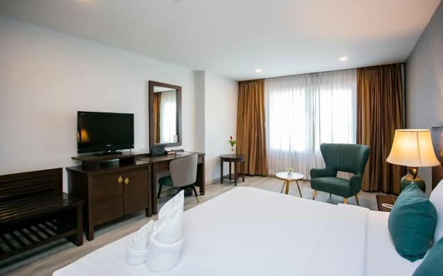 Empress Pattaya Hotel - photo 3