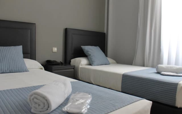 Hotel Barajas Plaza Madrid - photo 5