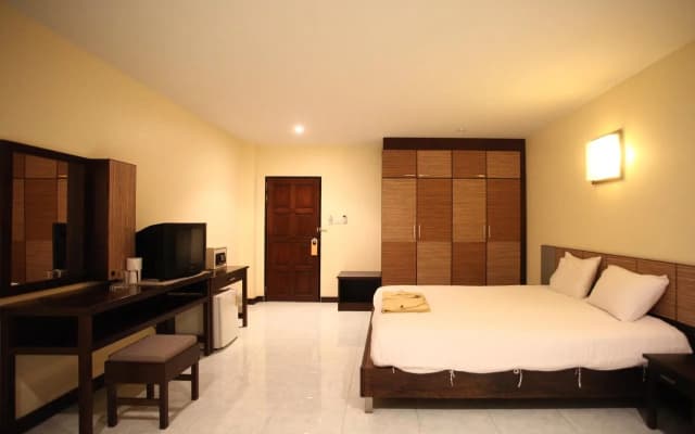 Baan Tawan Patong - photo 3