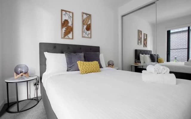 Elegant Stylish Living@mooneeponds Wifi/parking - photo 2