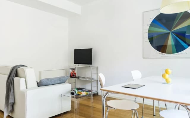 JOIVY Stylish 1-Bedroom Flat - photo 5