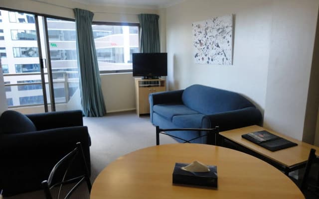 Metro Apartments on King Street - photo 4