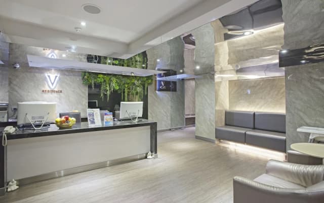 V Residence Serviced Apartment - photo 2