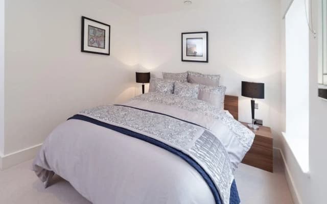 Premier Tower Bridge Apartment - photo 4