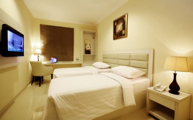 Glassio Hotel - photo 4