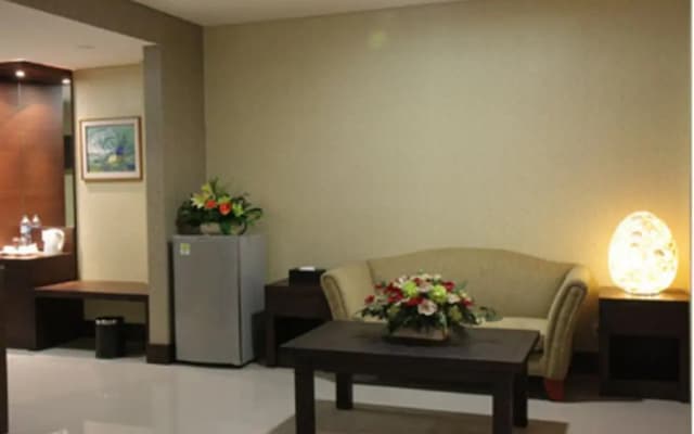 Bamboo Inn Hotel & Cafe - photo 2
