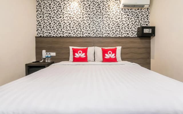 ZEN Rooms Basic Kuta Central Park 2 - photo 3